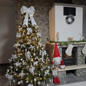 Nordic Emerald-Sima zöld prémium műfenyő talppal 120-250cm